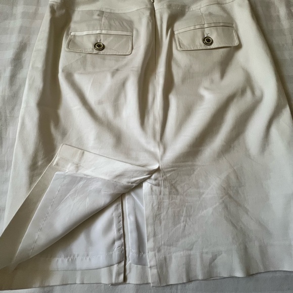 Jones New York White A-Line Skirt with Button Detail - Picture 4 of 5